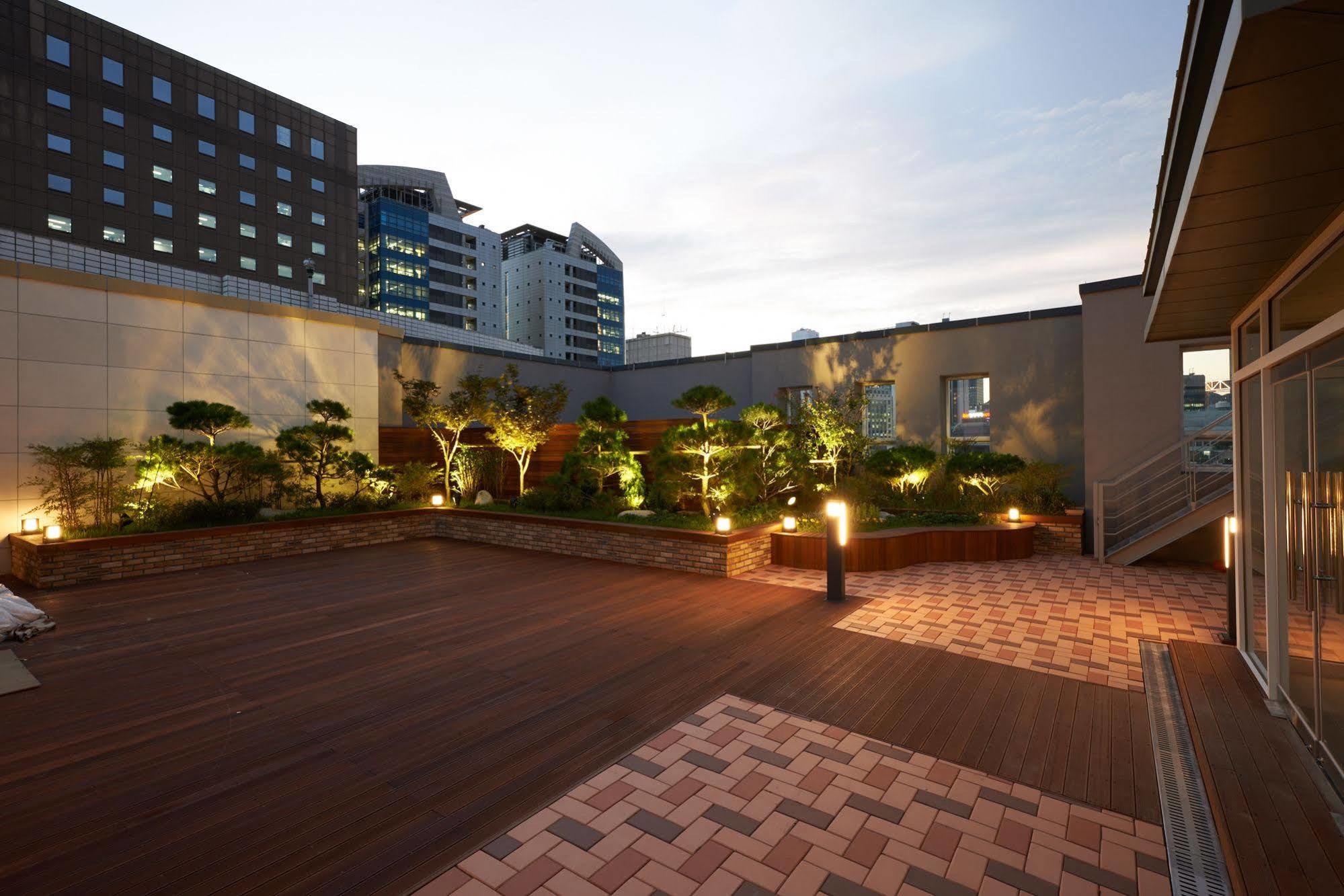 Days Hotel By Wyndham Seoul Myeongdong Exterior photo